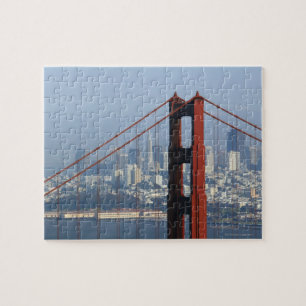 San Francisco sah durch die Golden Gate Bridge. Puzzle