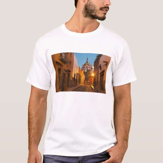 San Miguel de Allende, Mexiko. Kredit als:Nancy T-Shirt (Vorderseite)