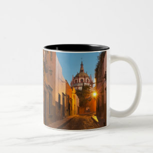 San Miguel de Allende, Mexiko. Kredit als:Nancy Zweifarbige Tasse