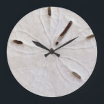 Sand Dollar Beach Coasty White Gray Trendy Cool Große Wanduhr<br><div class="desc">Entworfen mit dem Bild von Sand-Dollar & Muscheln im Hintergrund,  ist dies perfekt für Strandhaus-Dekoration oder Weihnachten,  Urlaubsgeschenke!</div>