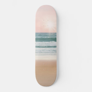 Sand, Himmel und Meer. Skateboard