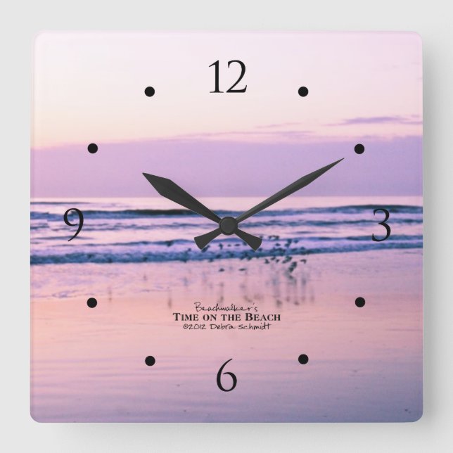 Sand Pipers bei Morgendämmerung auf der Ocean Beac Quadratische Wanduhr (Vorderseite)