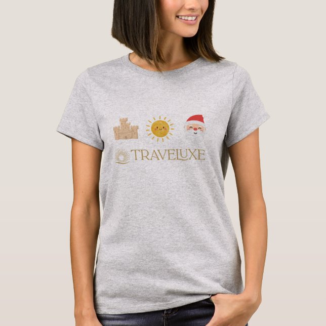 Sand, Sun & Santa – Traveluxe T-Shirt (Vorderseite)
