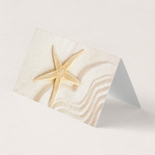 Sand und die natürliche, neutrale Farbe der Sterne