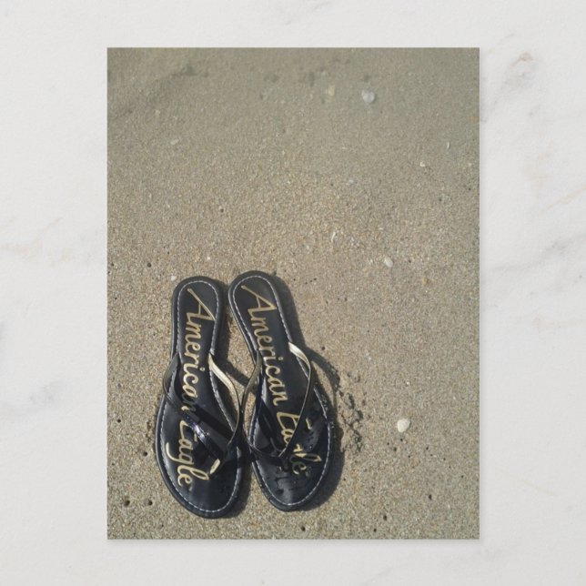 Sandalen am Strand Postkarte (Vorderseite)