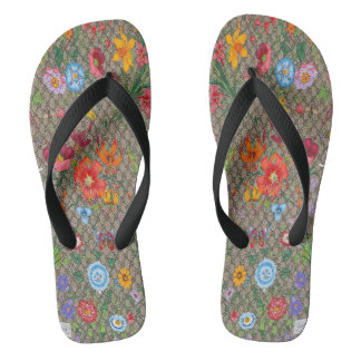 sandals with an innovative floral design flip flops