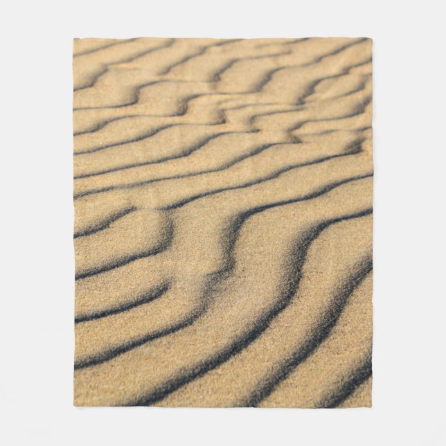 Sanddünen mit Sandstrand Fleecedecke (Vorderseite)