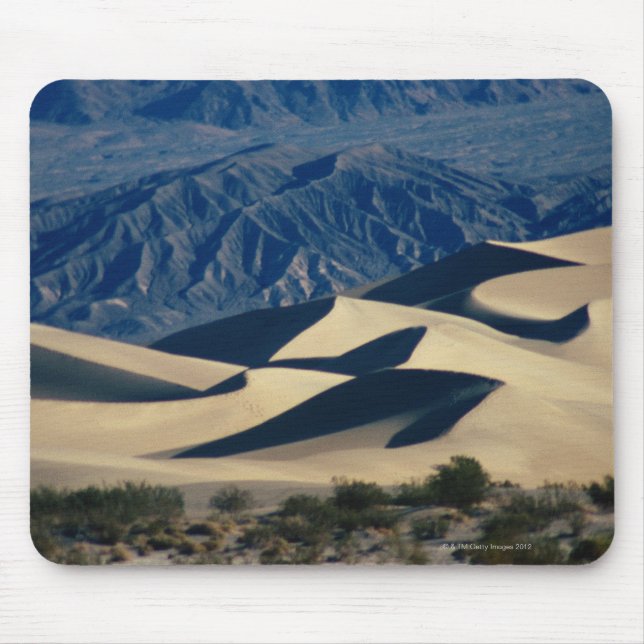 Sanddünen mit Schatten in Death Valley Mousepad (Vorne)