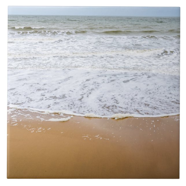 Sandstrand mit Blick auf die Keramik Fliese (Vorderseite)