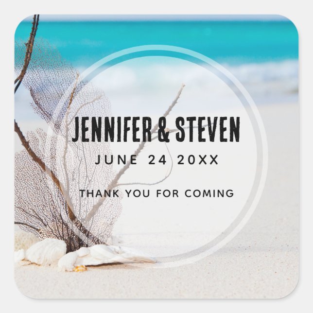 Sandstrand mit White Seashells Wedding Quadratischer Aufkleber (Vorderseite)