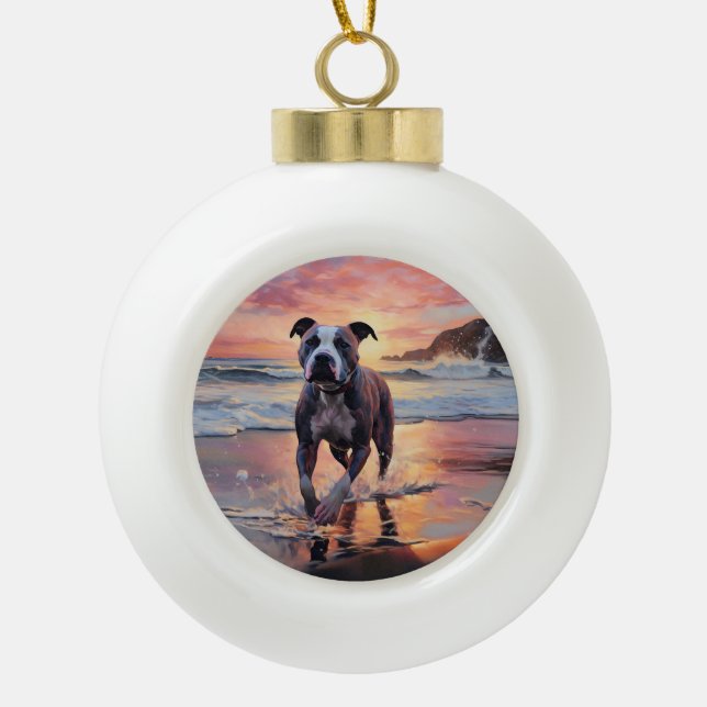 Sandy American Staffordshire Dog on Beach Sunset Keramik Kugel-Ornament (Vorderseite)