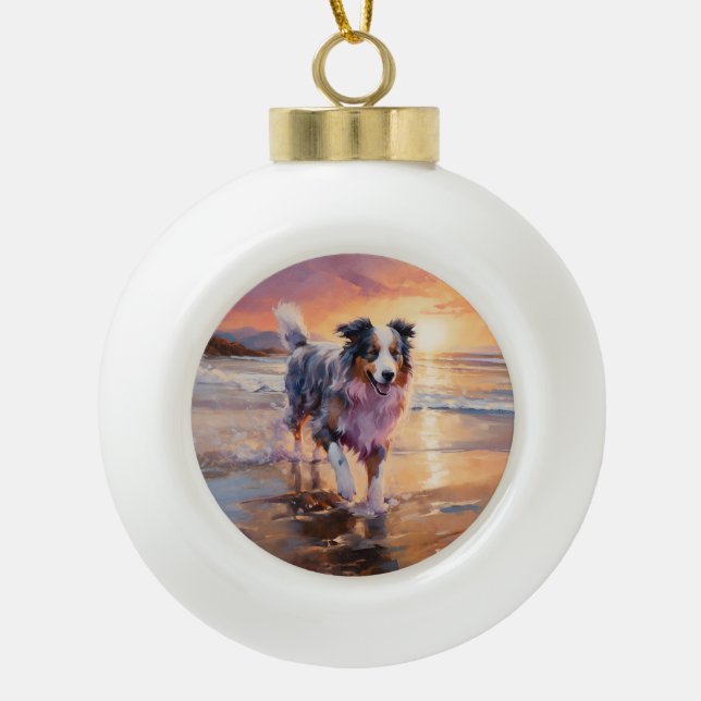 Sandy Australian Shepherd Dog on Beach Sunset Keramik Kugel-Ornament (Vorderseite)
