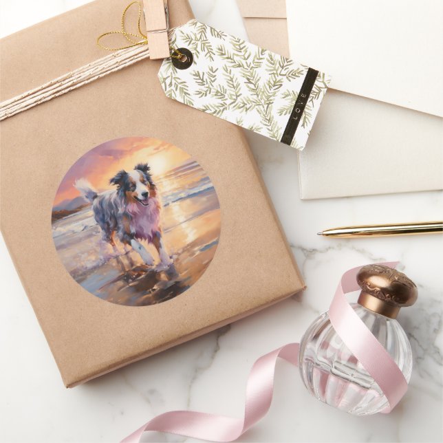 Sandy Australian Shepherd Dog on Beach Sunset Runder Aufkleber (Schenken)