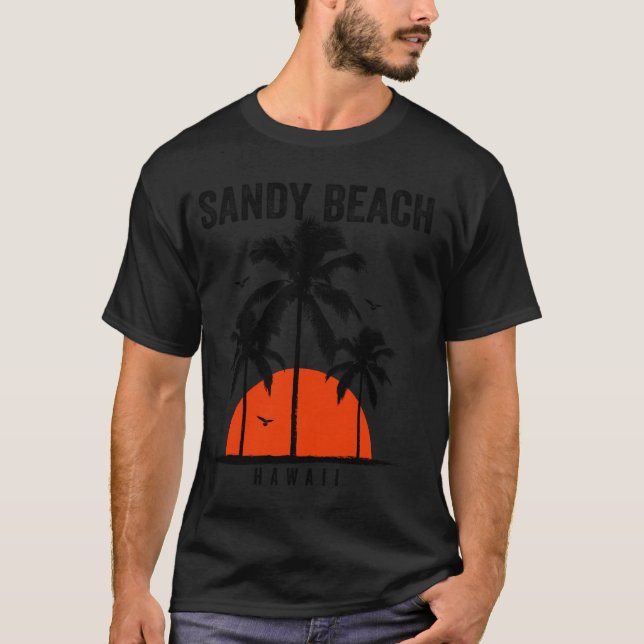 Sandy Beach Hawaii Surfboard T-Shirt (Vorderseite)