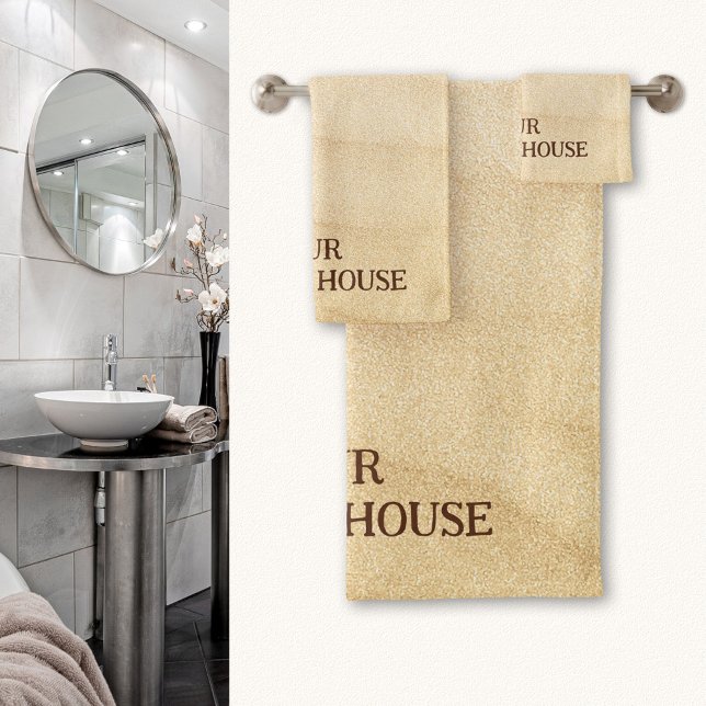 Sandy Beach House Badhandtuch Set (Beach house style bathroom towel set featuring a wavy sandy beach design)