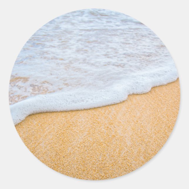 Sandy Beach mit Foamy Surf Runder Aufkleber (Vorderseite)