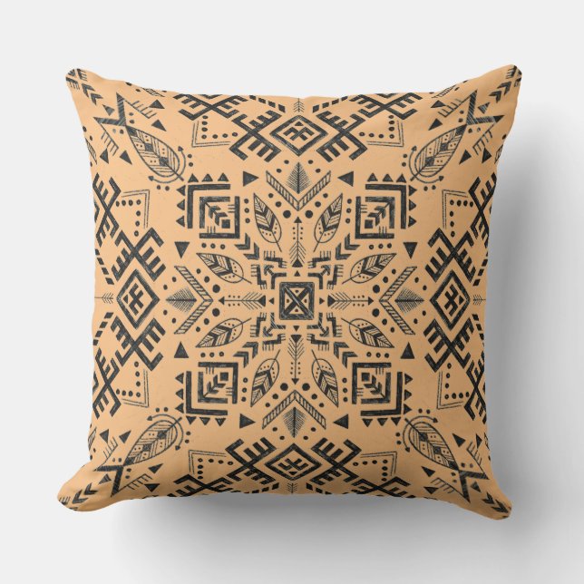 Sandy Beige Mandala Pillow Kissen (Vorderseite)
