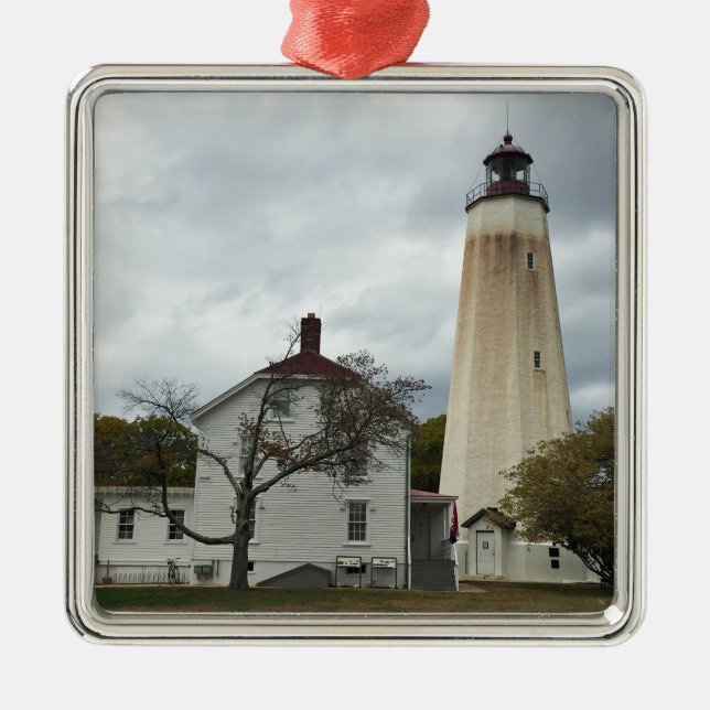 Sandy Hook Leuchtturm Silbernes Ornament (Vorne)