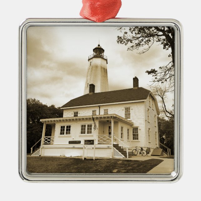Sandy Hook Lighthouse Silbernes Ornament (Vorne)
