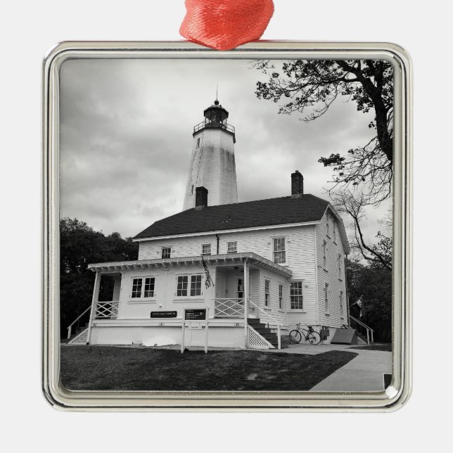 Sandy Hook Lighthouse Silbernes Ornament (Vorne)