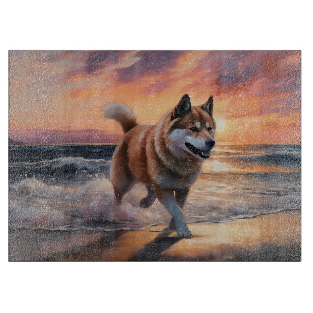 Sandy Paws Akita Dog auf Beach Sunset Schneidebrett (Vorderseite)