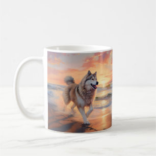 Sandy Paws Alaskan Malamute Dog on Beach Sunset Kaffeetasse