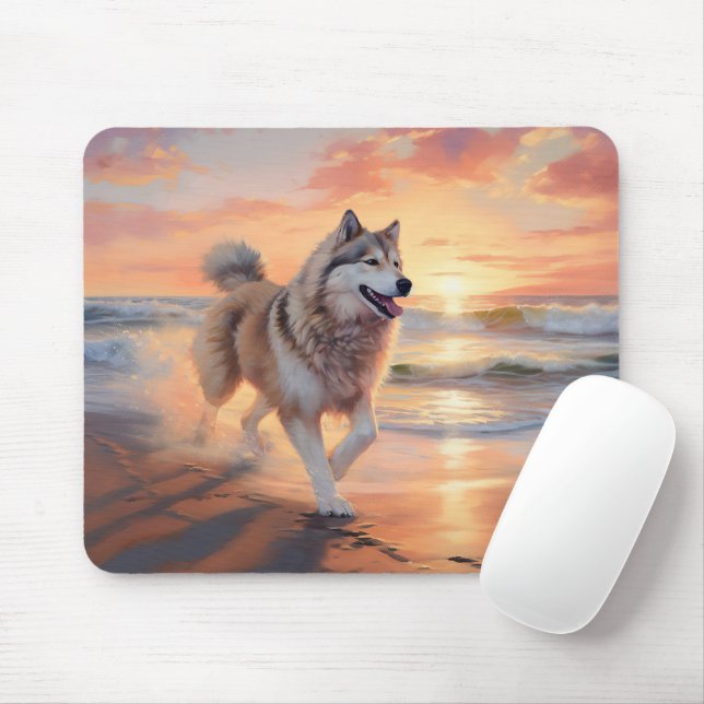 Sandy Paws Alaskan Malamute Dog on Beach Sunset Mousepad (Mit Mouse)