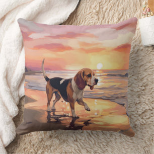 Sandy Paws Beagle Dog on Beach Sunset Kissen