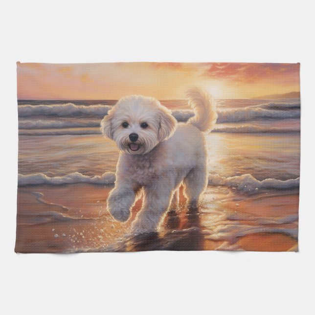 Sandy Paws Bichon Frise Dog on Beach Sunset Geschirrtuch (Horizontal)