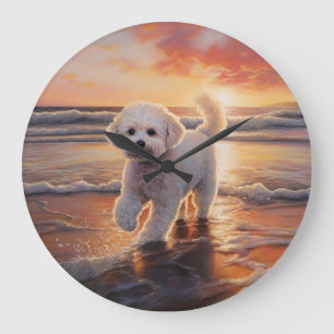 Sandy Paws Bichon Frise Dog on Beach Sunset Große Wanduhr