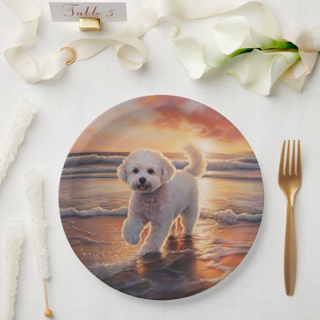 Sandy Paws Bichon Frise Dog on Beach Sunset Pappteller (Hochzeit)