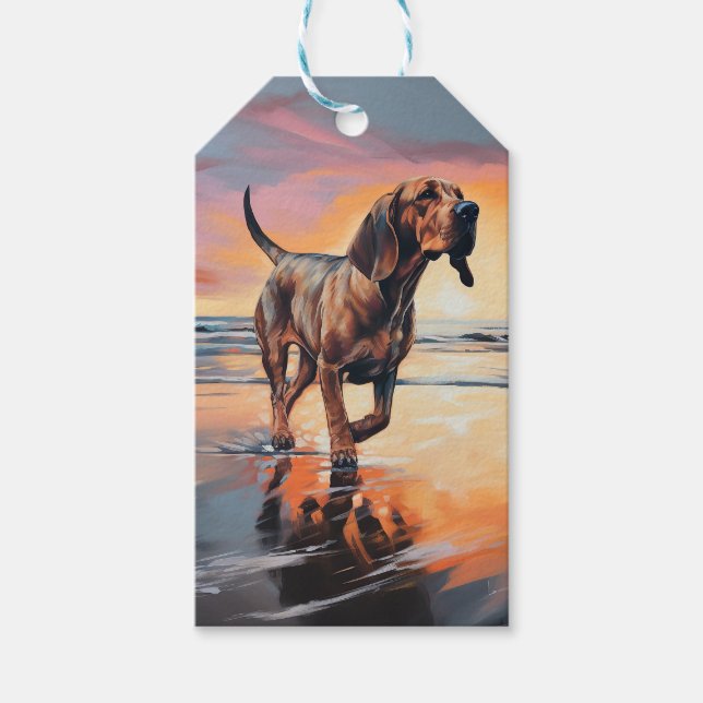 Sandy Paws Bloodhound Dog on Beach Sunset Geschenkanhänger (Vorderseite)