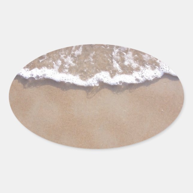 Sandy Surf am Strand Ovaler Aufkleber (Vorderseite)