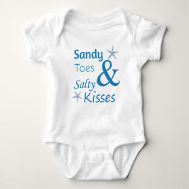 Sandy-Zehen und salziges Kuss-Strand-Leben-Zitat Baby Strampler