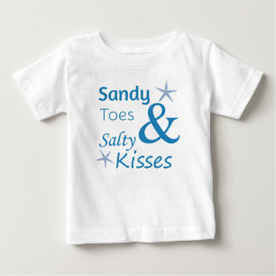Sandy-Zehen und salziges Kuss-Strand-Leben-Zitat Baby T-shirt