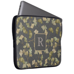 Sanft gedämpfte Ginkgoblätter Kunst mit Monogramm Laptopschutzhülle