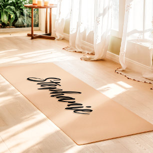 Sanfte Pfirsich- und schwarze Custom Name einfache Yogamatte