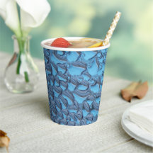 Sanfte Regentropfen aus blauem Glas