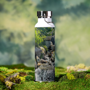 Sanfte Wasserfall Szene Ruhe Naturwald Schönheit Trinkflasche