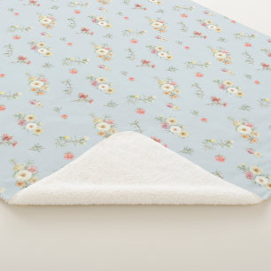 Sanftes Blaugrau Moosrosen-Wasserfarben-Blumenmust Sherpadecke