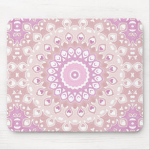 Sanftes Rosa-Mandala mit Herz- und Blütenblattmoti Mousepad