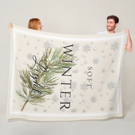 Sanftes Winterlicht mit Kiefernzweig und Schnee Fleecedecke