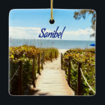 Sanibel Island Florida Beach Ocean Keramikornament<br><div class="desc">Sanibel Island Florida Beach Ocean Blue Himmel,  grünes Gras und der saubere Ozean.</div>