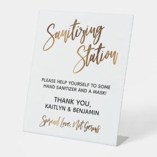 Sanierungsstation Einfache Gold-Typografie Sockelschild