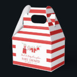 Santa Baby Christmas Baby Dusche Geschenkschachtel<br><div class="desc">Feiern Sie die Freude an der Weihnachtszeit mit der Weihnachtsdusche des Weihnachtsmannes! Diese hübschen Gefälligkeitsboxen verfügen über eine Wäscheleine,  die mit bezaubernden Baby-Kleidern vom Weihnachtsmann inspiriert und mit einem kantigen gestreiften Design versehen ist. Diese Gefälligkeitsboxen sind der perfekte Ort für einen Gunst-Tisch.</div>