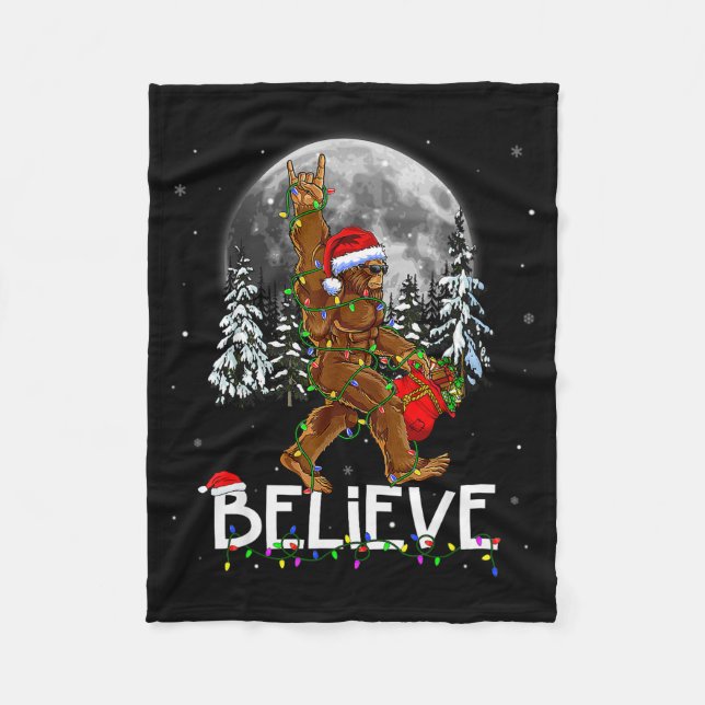 Santa Bigfoot Christmas Lights Funny Sasquatch Bel Fleecedecke (Vorderseite)