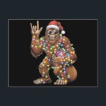 Santa Bigfoot Christmas Lights Rock Funny Postkarte<br><div class="desc">Santa Bigfoot Christmas Lights Rock Funny Sasquatch Glaube</div>