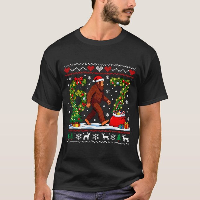 Santa Bigfoot Christmas Tree Funny Sasquatch 67  T-Shirt (Vorderseite)