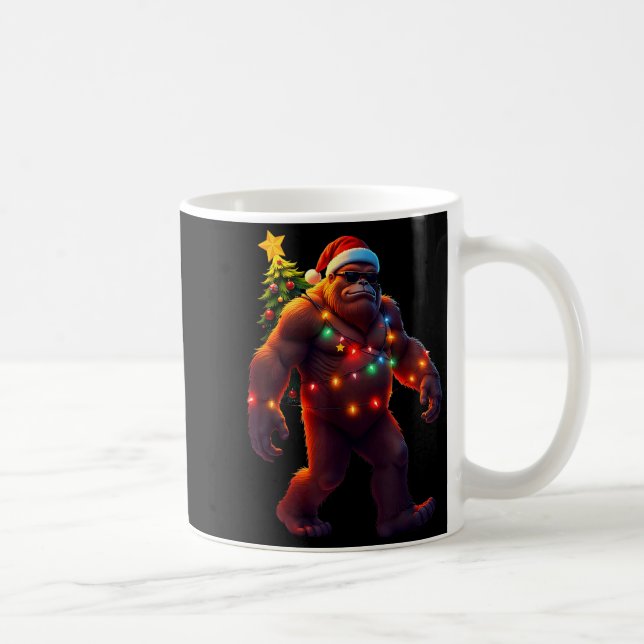 Santa Bigfoot Christmas Tree Xmas Lights Funny Sas Kaffeetasse (Rechts)