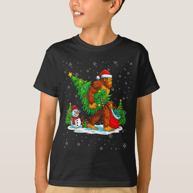 Santa Bigfoot Christmas Tree Xmas Lights Funny Sas T-Shirt (Vorderseite)